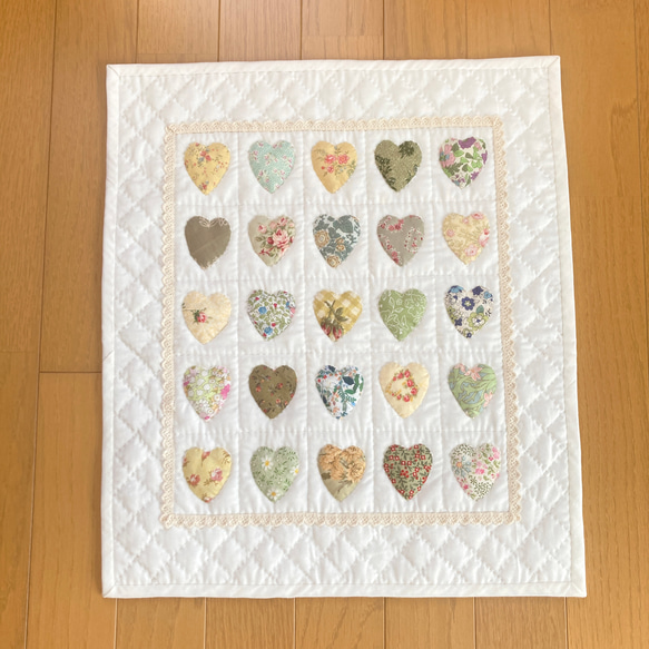 ハートのパッチワークタペストリー パッチワークキルトタペストリー