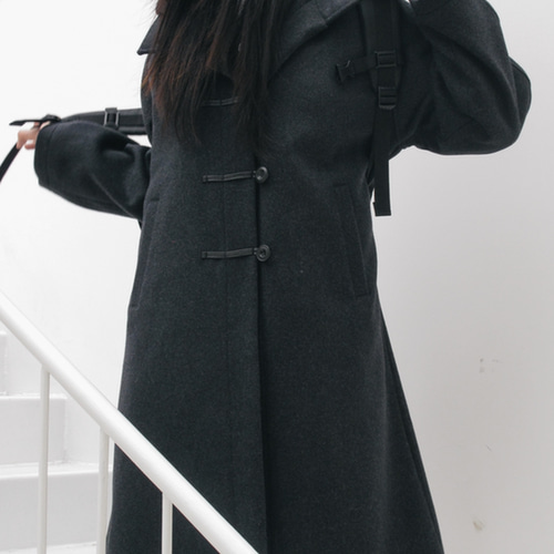 ◇【デザインダッフルコート ウール混 Aライン】ダークグレー 肩周りが