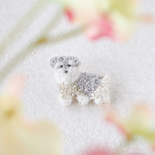シュナウザーのブローチ/バッグチャーム ✴︎刺繍 ビーズ ブローチ kei