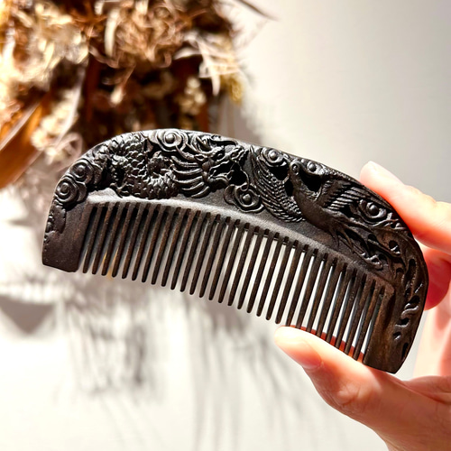 高級黒檀木 くし 木製櫛 両面彫刻 龍と鳳凰【桃太郎】お守り 静電気