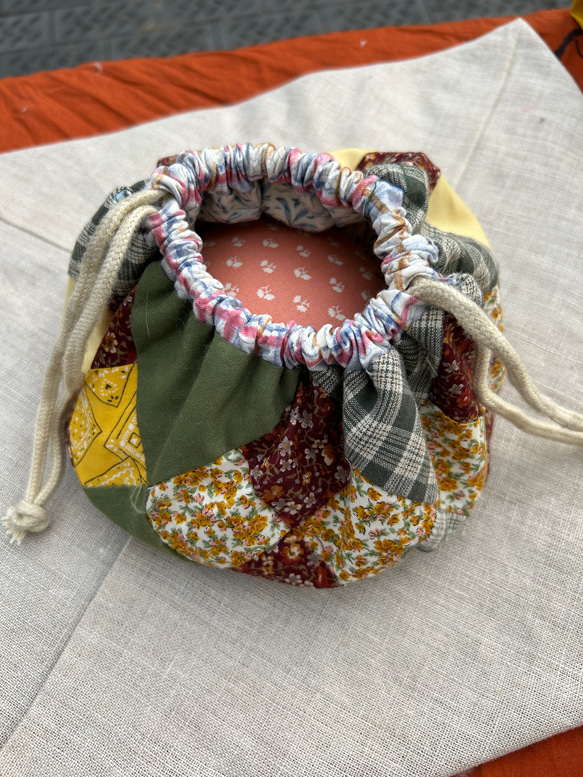 レトロアメリカ パッチワーク 針山巾着 カラフルネイチャー 巾着袋