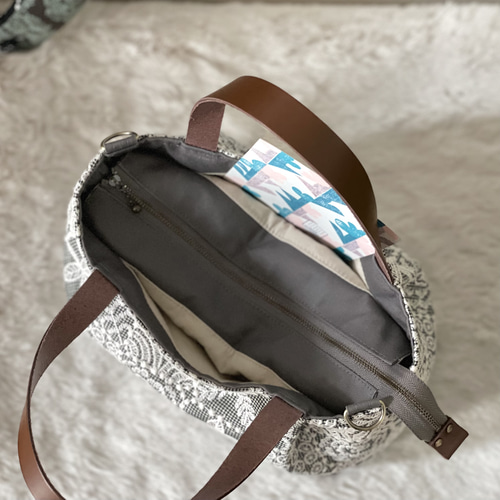 ⚮̈ミナペルホネン forest tile beige かくれんぼトート タック入