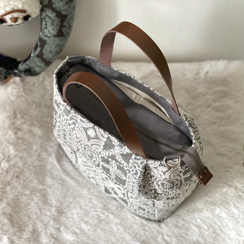 ⚮̈ミナペルホネン forest tile beige かくれんぼトート タック入