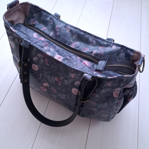 ハンドメイド リバティ 魔女子さんノワール 通勤バッグ A4ケース入る