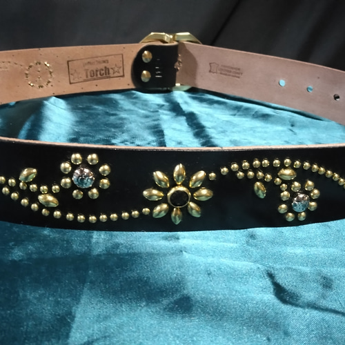 昭南ベンズツタ＆フラワースタッズベルト ブラック その他ファッション