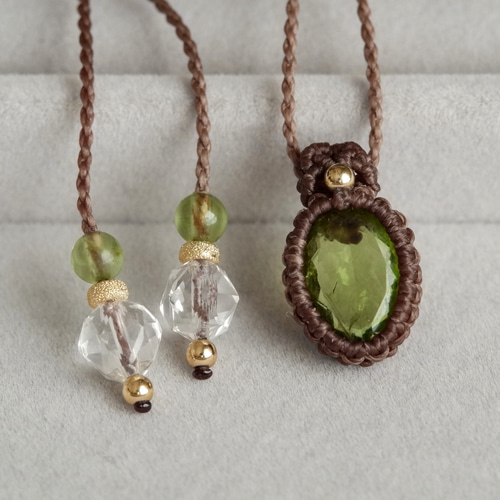 1点もの】ペリドットのネックレス * マクラメ編み天然石アクセサリー