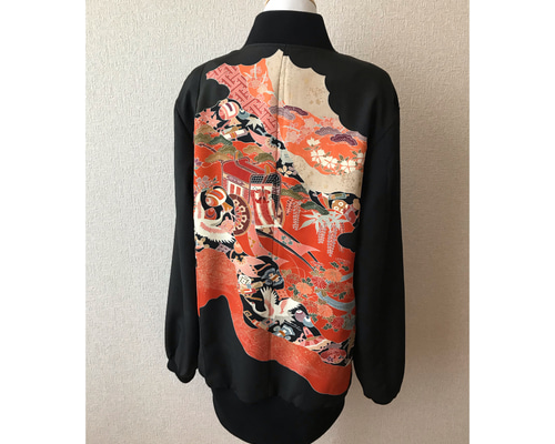 101 ☆黒留袖☆着物リメイク ☆メンズM☆ブルゾン☆スカジャン