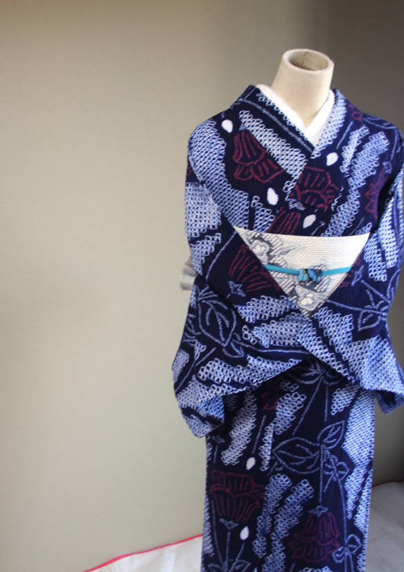 ◇現代 有松鳴海絞 浴衣◇【濃紺朱】すっと伸びる芥子の花が怪しく