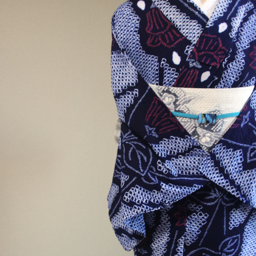 ◇現代 有松鳴海絞 浴衣◇【濃紺朱】すっと伸びる芥子の花が怪しく