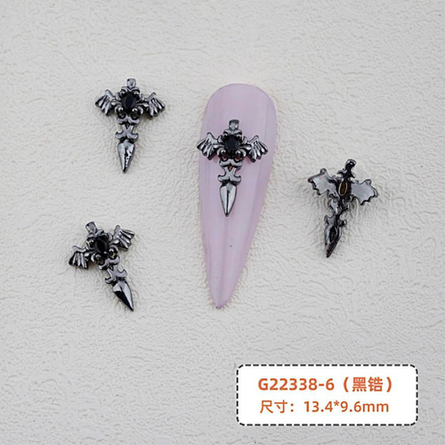 P616黒《1個》ネイルパーツ 十字架 クロス ロック 羽根 ブラック 地雷