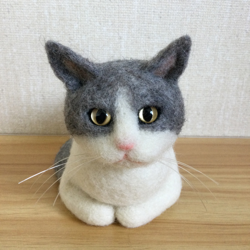 羊毛フェルト 猫 白グレーハチワレ 羊毛フェルト masapan 通販