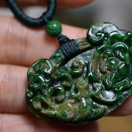 天然石 ミャンマー翡翠 羊の彫刻 ロングネックレス 仕事運順調 吉祥