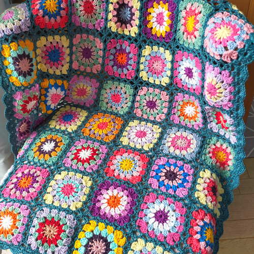 送料無料】ブランケット 緑① マルチカバー グラニースクエア 編み物