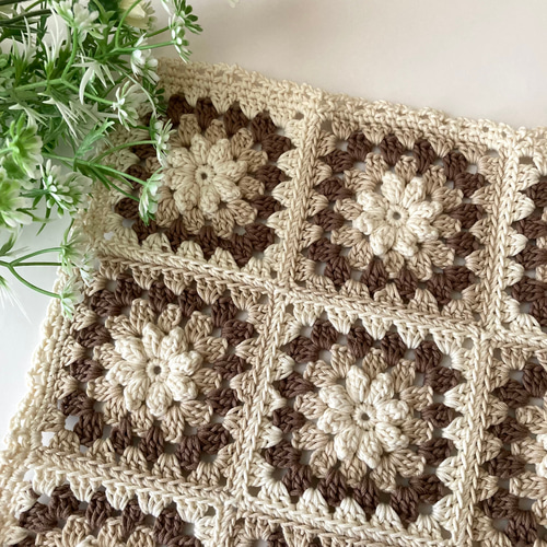 送料込〉立体的な花モチーフのカバー マルチカバー お花のモチーフ