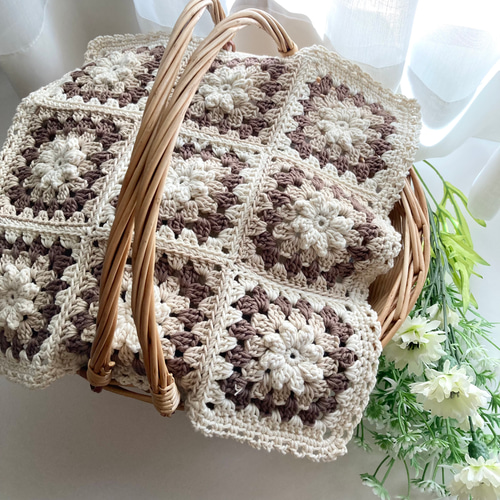 送料込〉立体的な花モチーフのカバー マルチカバー お花のモチーフ