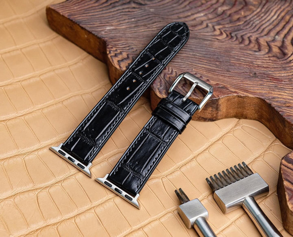 高級アリゲーター使用時計ベルト。アップルウォッチ時計ベルト。黒ワニ