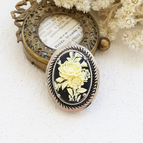 ヴィンテージスタイル フラワー カメオ ブラック オーバル ブローチ