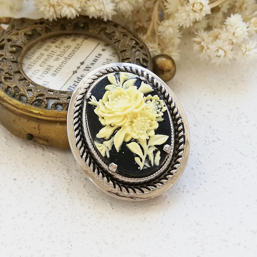 ヴィンテージスタイル フラワー カメオ ブラック オーバル ブローチ