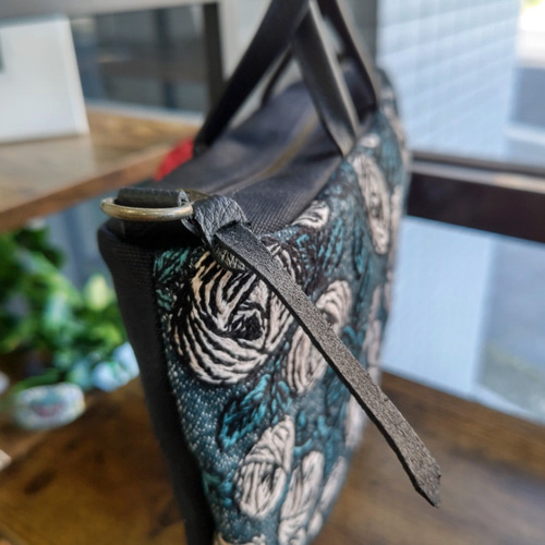 ミナペルホネン/rosyロージィーブルーグリーン/ラウンドMサイズmina