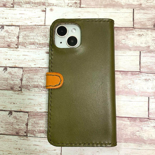 2枚ポケット付き栃木レザー オリーブグリーン iPhoneケース 手帳型 本