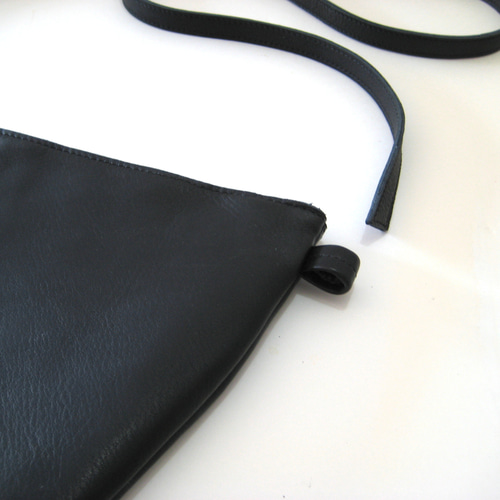 ハーフムーン ブラック 本革製 ミニショルダーバッグ ショルダーバッグ