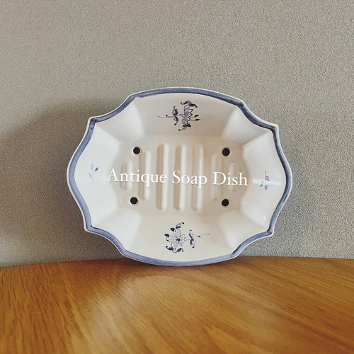 フランスの古い石鹸置き 陶器 古道具 レトロ ソープディッシュ【石鹸