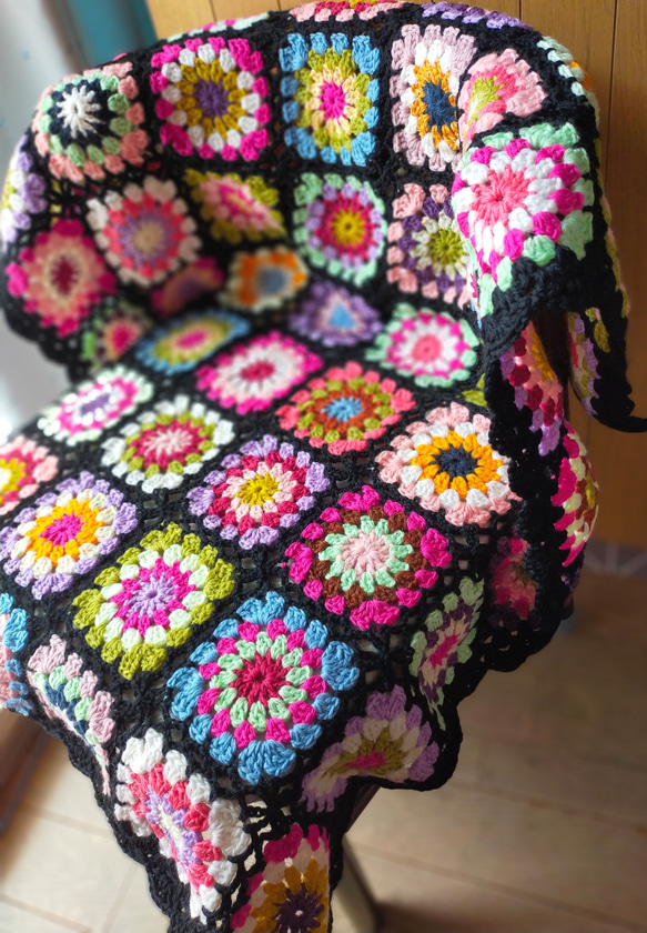 送料無料】ブランケット 黒④ マルチカバー グラニースクエア かぎ編み