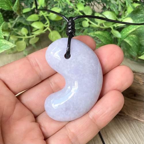 販売終了 成功へ導く美しい紫の勾玉/特大ラベンダー翡翠/パワー 天然石