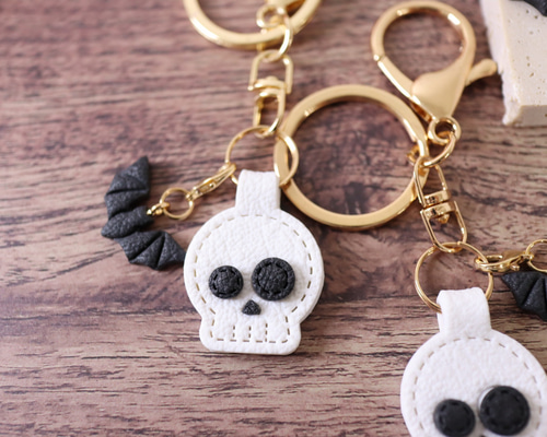 Skull Keychain】ドクロ キーホルダー レザー風加工 選べるパーツ