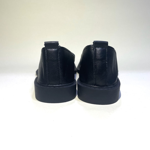 スクエアトゥが個性的♫ モードなバイカラー合皮フラットシューズ (W