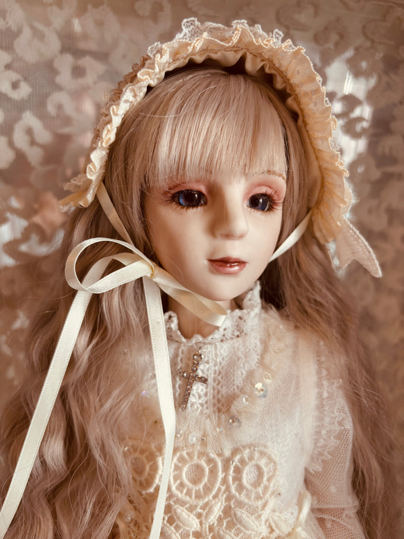 創作球体関節ビスクドール人形 金色の髪の白いアンティーク調ロング