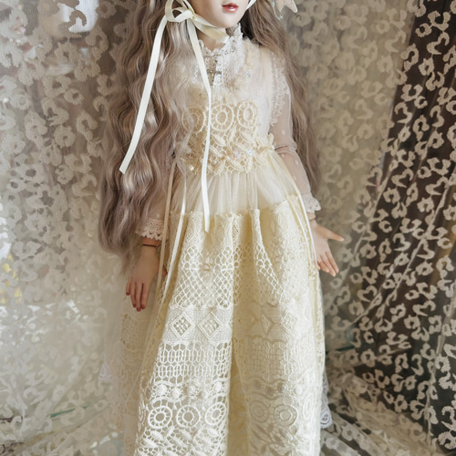 創作球体関節ビスクドール人形 金色の髪の白いアンティーク調ロング