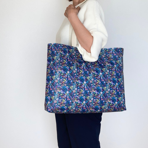 リバティ/クラシック・ガーデン 大きめトートバッグ 雨や汚れに強い