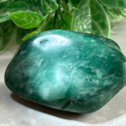 緑色 翡翠 ルース石 約6.5cm 100g 原石 鑑賞石 自然石 天然石 口答鑑別