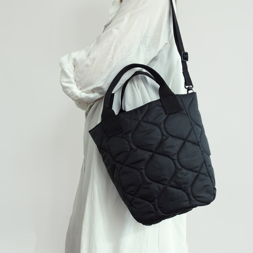 2WAYナイロンキルティングラウンドトートバッグ＜ブラック＞ トート