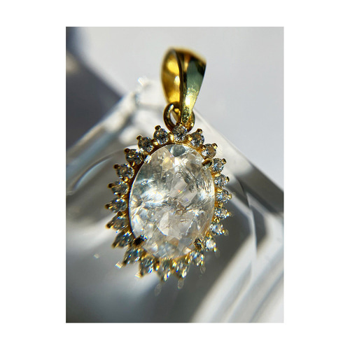 最終価格 ロシア産 フェナカイト 虹入H&E社証明書 原石 ペンダント