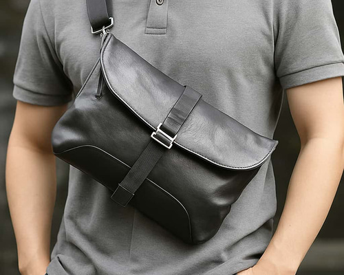 ▫メンズクロスボディバッグ ▫カジュアル ▫植鞣レザー軽量ショルダー