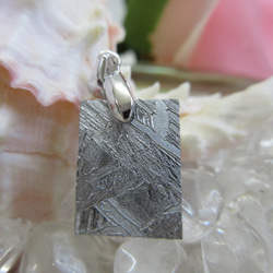 No.CR-371 天然石 ＜ペンダントトップ＞ ギベオン隕石 3.9g 天然石