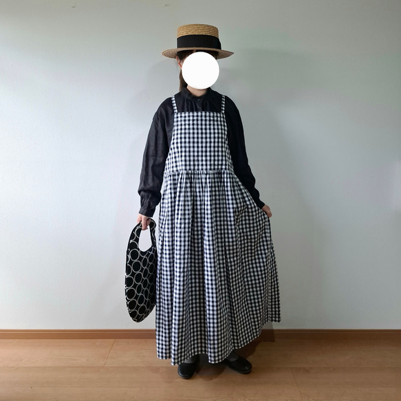 ギンガムチェックのエプロンワンピース カフェエプロン ワンピース