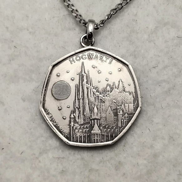 ハリー・ポッター ホグワーツ城 イギリスのコインネックレス