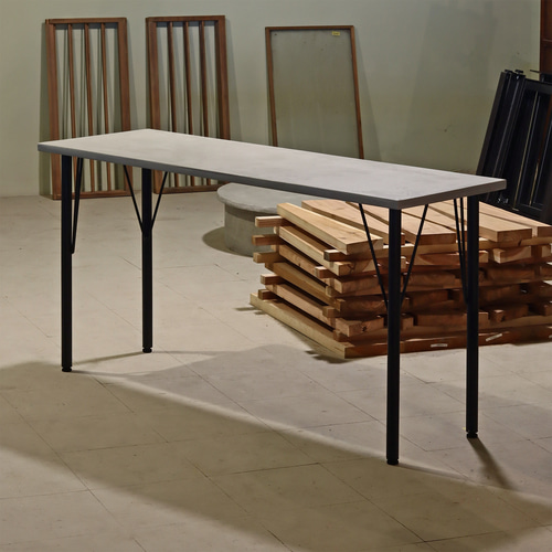 カウンターデスク｜横幅140cm｜ライトグレー｜薄塗りモルタル｜脚