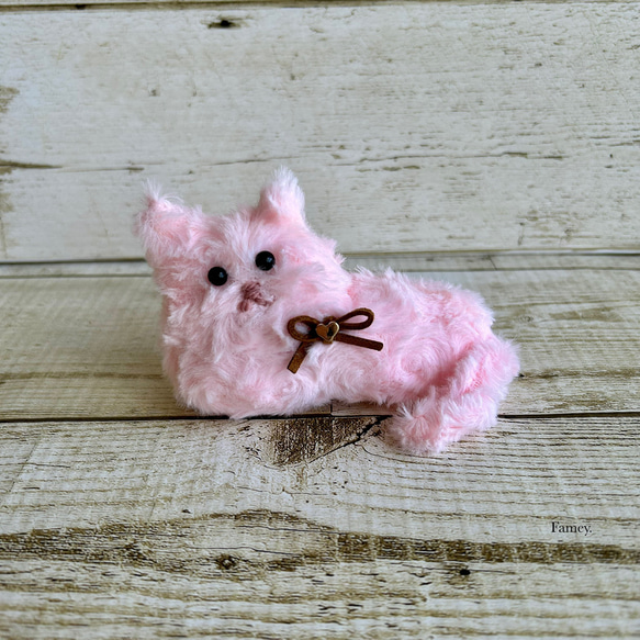 大人かわいい♡くつろぎ猫ちゃんぬいぐるみ(ピンク) エコファー