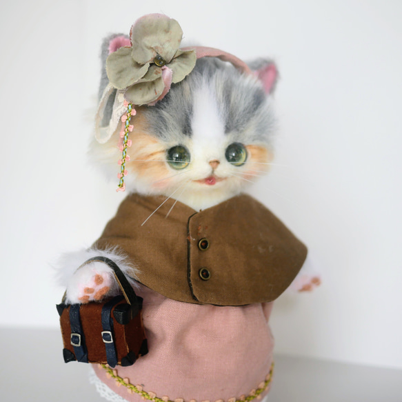 アートドール 三毛猫 羊毛フェルト フェイクファー テディキャット 本