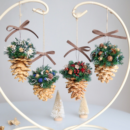 3日以内発送》ラスト1点☆森のキラメキ松ぼっくりオーナメント （4色