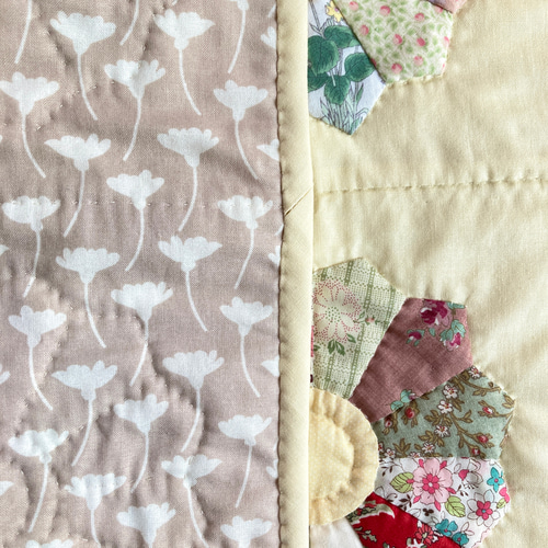 大きめドレスデンのパッチワークタペストリー パッチワークキルト