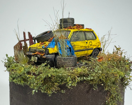 廃車のある風景のジオラマ作品 “stilllife 20031” / ホンダ シティ