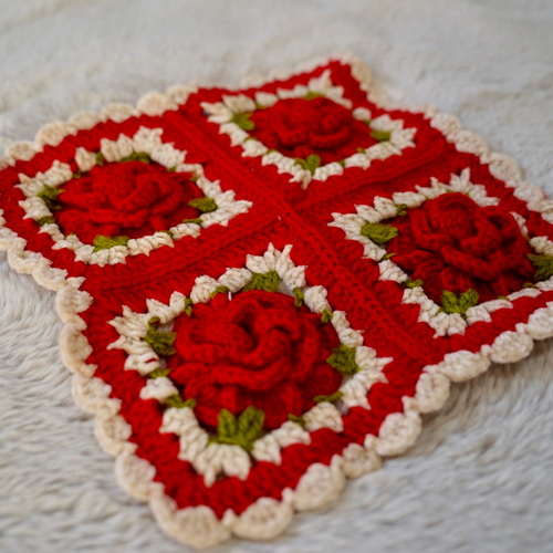 かぎ針編み ぷっくり薔薇のマルチカバー ローズレッド その他