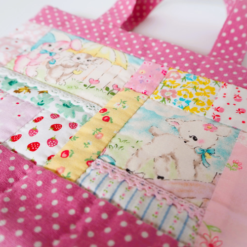 完成品】ハローベイビー絵本の1ページみたいなパッチワーク♪ミニ