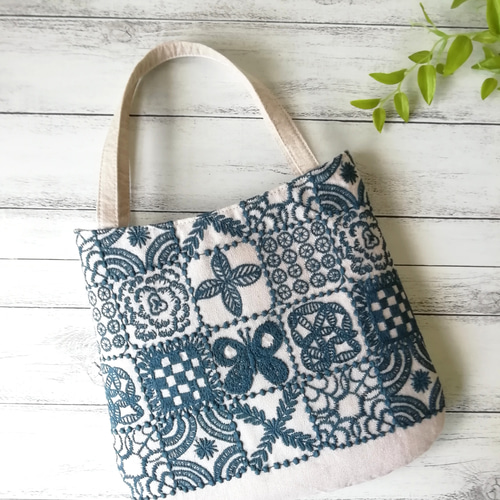 SALE ☆ミナペルホネンforest tile, chouchoのミニバッグ/light beige