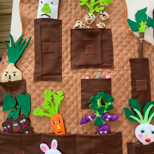 エプロンシアターすっぽんおやさいさん、くだものさん 生地 ショコラ